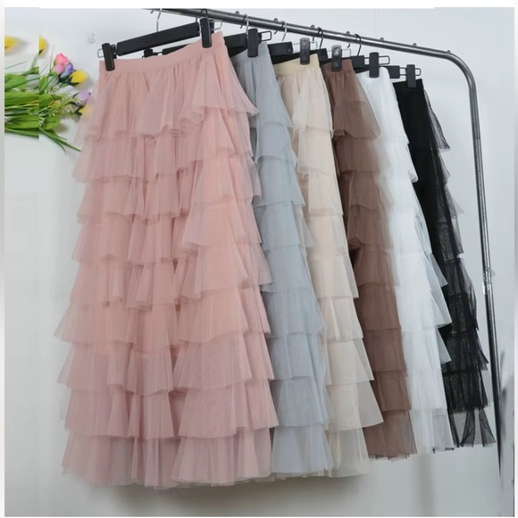 cupcakes & cashmere Cream Layered Maxi Skirt - Picture 5 of 7